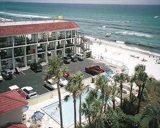 Casa Blanca Resort0