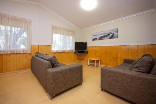 Superior 2 Bedroom Cabin - Sleeps 6