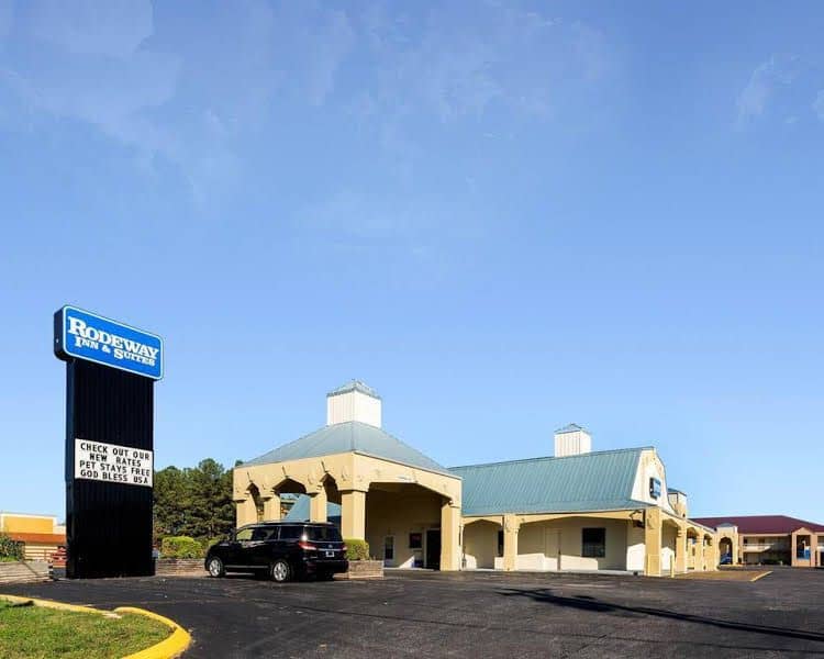 Rodeway Inn and Suites Rodeway Inn and Suites