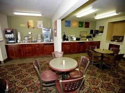 Quality Inn Pierre0