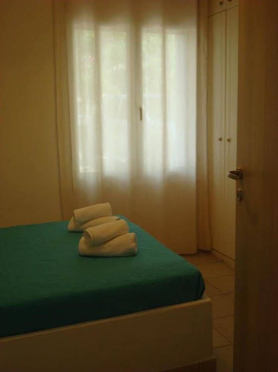 Smaragdi Rooms0