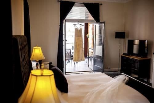Deluxe Queen Room with Balcony (no pets)
