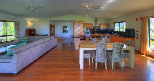 Three-Bedroom House - Beachfront