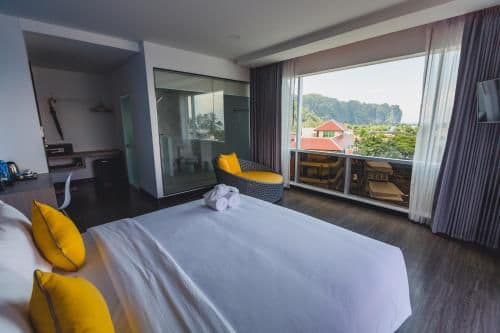 Deluxe Suite with Sea View
