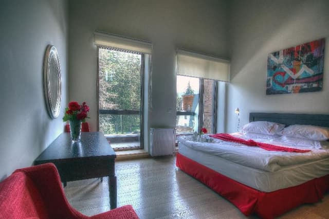 SUITE TWO BEDROOMS