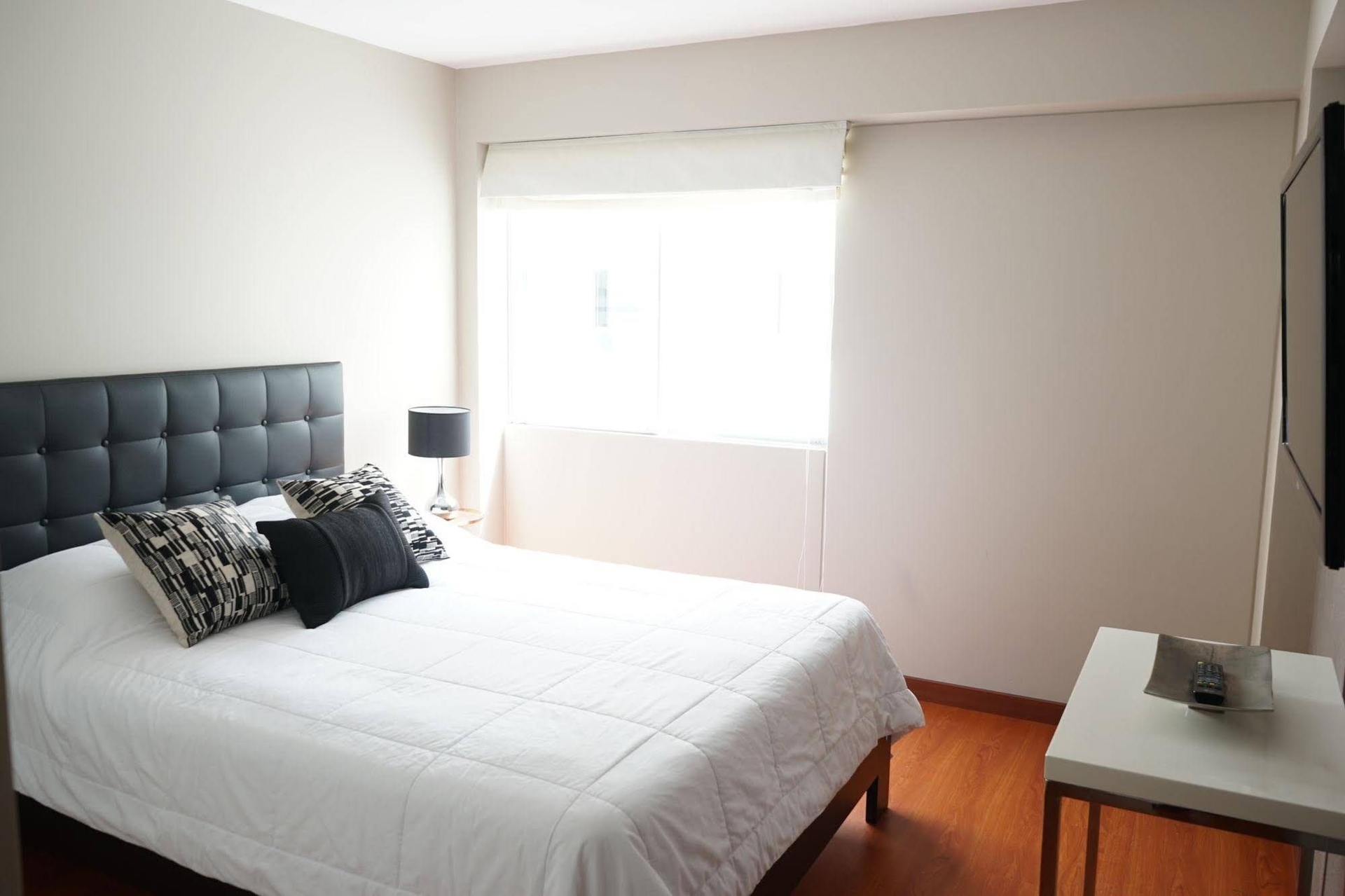Miraflores Luxury Apartments Alcanfores3