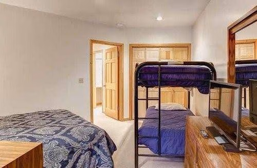 Fawn Grove by Alpine Ski Properties0