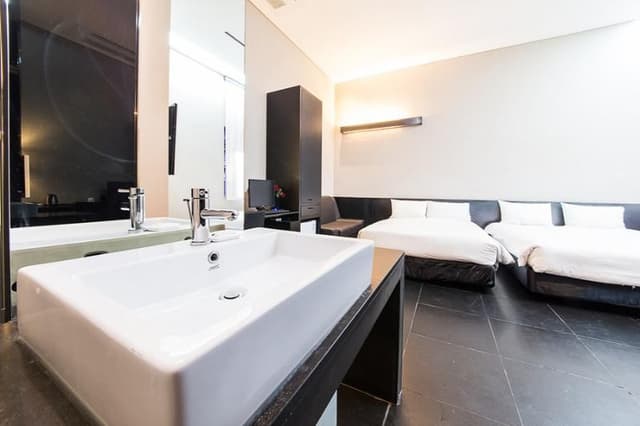 SUITE TWO BEDS