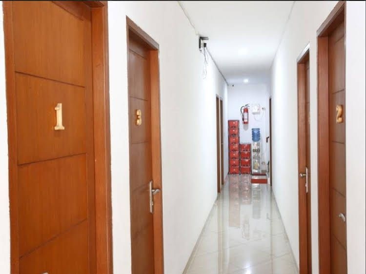 RedDoorz @ Sudirman0