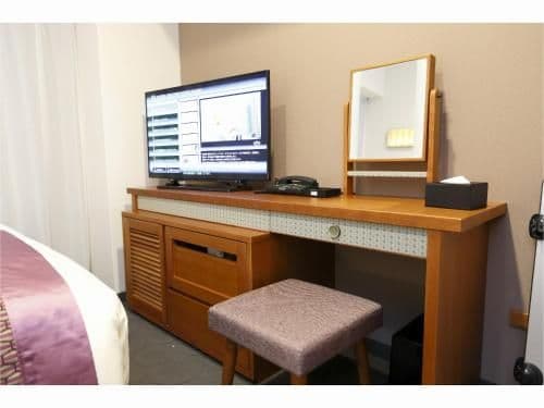 Hollywood Twin Room - Non-Smoking (South Tower)