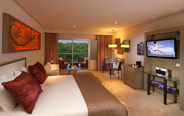 JUNIOR SUITE LUXURY