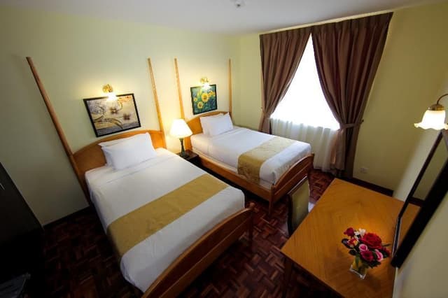 APARTMENT THREE BEDROOMS
