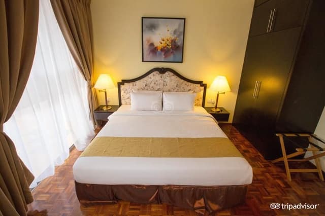 APARTMENT THREE BEDROOMS