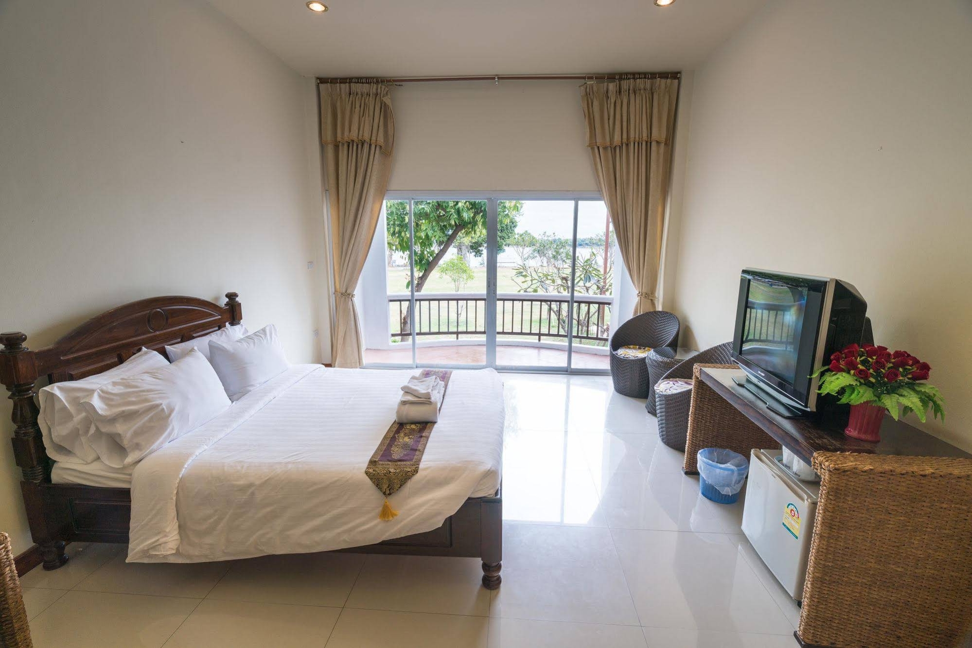 โรงแรมเวียงโขง (ViengKhong Hotel)3