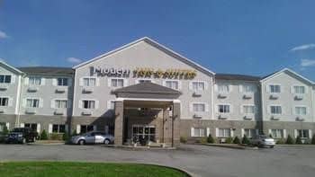Baymont Inn and Suites Lawrenceburg Baymont Inn and Suites Lawrenceburg