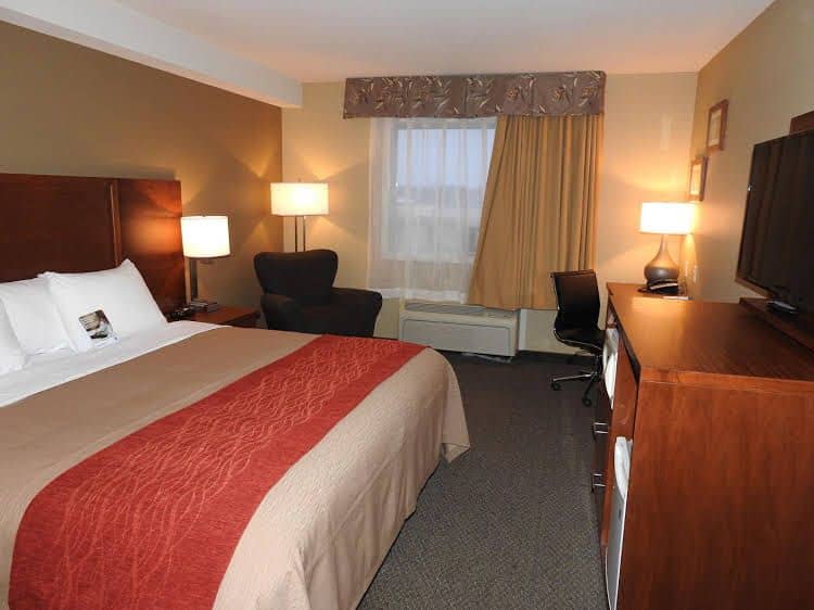 Comfort Inn and Suites Comfort Inn and Suites