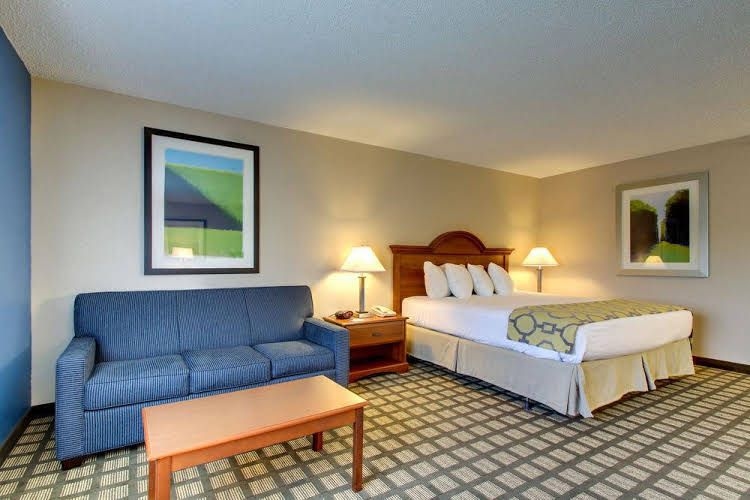 Baymont Inn and Suites Galesburg1