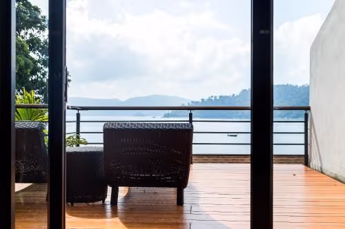 Jacuzzi Ocean View Suite
