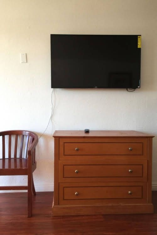 Budget Inn0