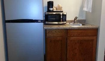Battle Lake Inn and Suites0