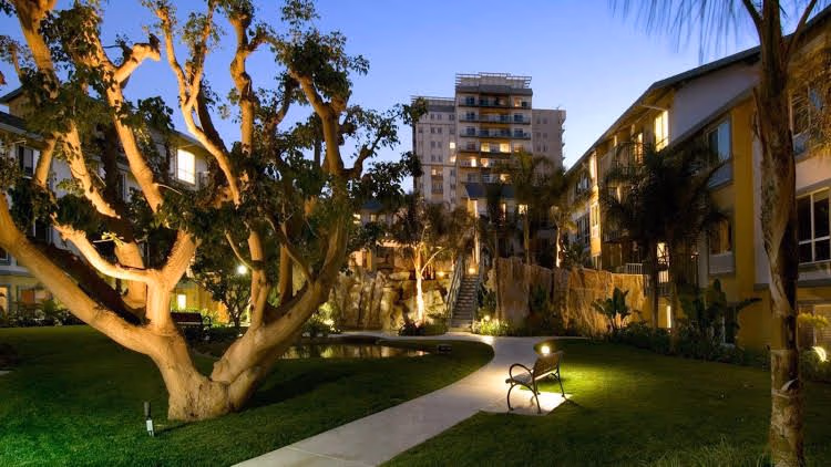 Global Luxury Suites at Via Marina0