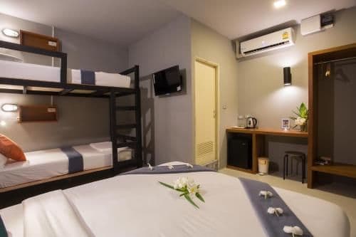 Quadruple Room with Private Bathroom