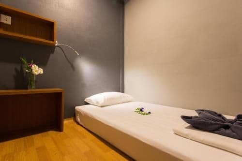 Single Room with Shared Bathroom