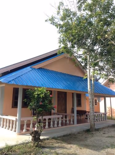 Bungalow with Patio