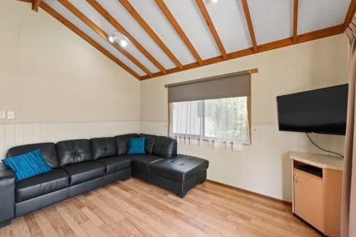 Superior 2 Bedroom Spa Cabin - Sleeps 6