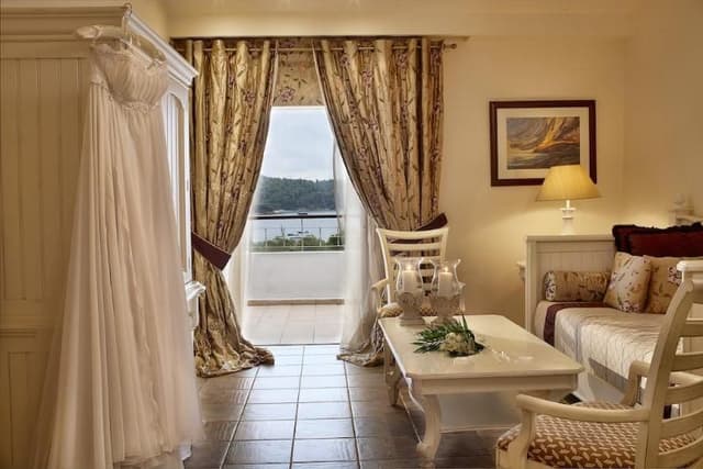 SUITE TWO BEDROOMS