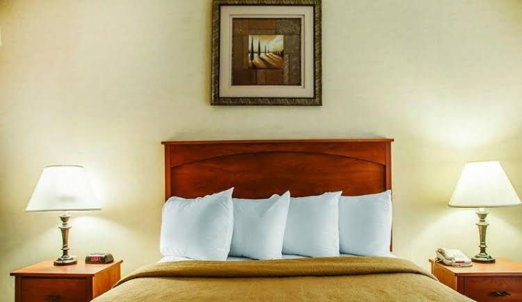 Quality and Suites Niagara Falls2