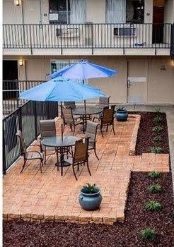 Dogwood Inn and Suites0