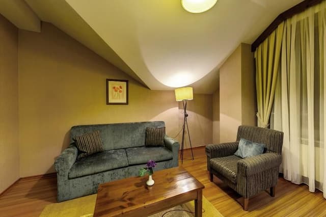 SUITE TWO BEDROOMS