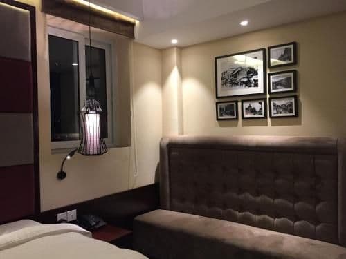Connecting Room