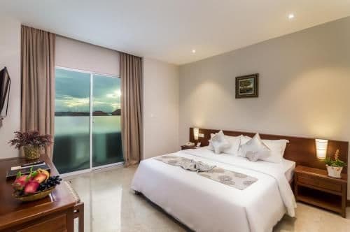 Premier Deluxe King Room