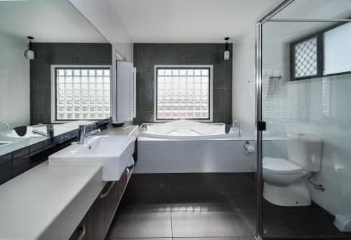 King Room with Spa Bath