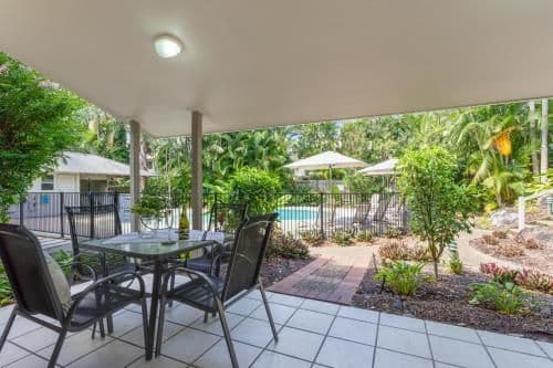 Deluxe Two-Bedroom Apartment Ground Floor - Pool View