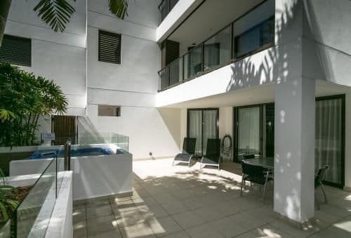 Two-Bedroom Apartment with Hot Tub