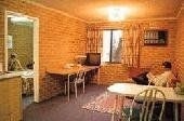 อินเนอร์ ซิตี้ อพาร์ตเมนต์ส (City Stay Apartment Hotel)1
