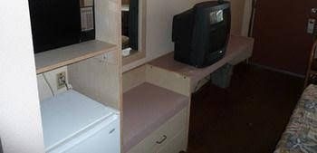 Kings Motor Inn0