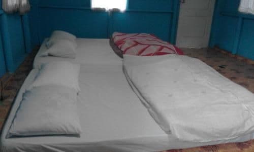 Quadruple Room with Private Bathroom