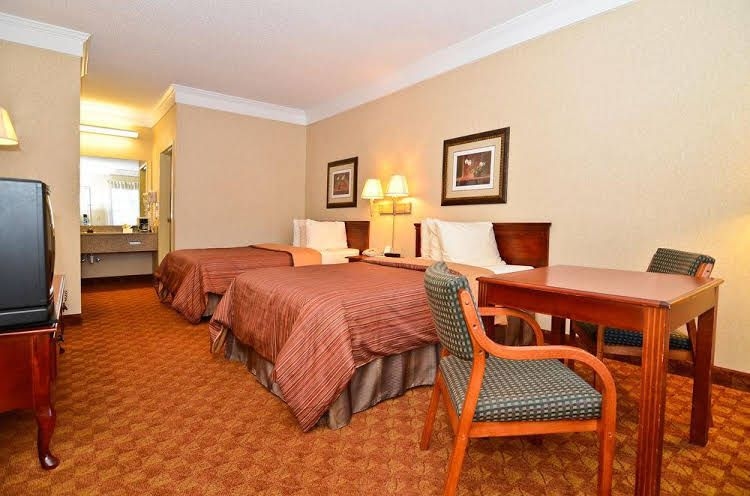 Peach State Inn and Suites0