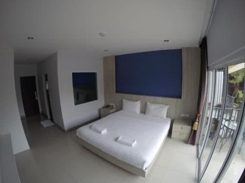 Deluxe Double Room with Pool Access