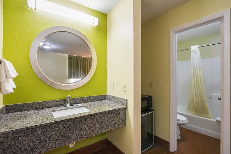 Savannah Garden Inn0