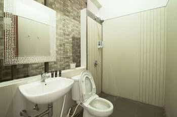 RedDoorz @ Burangrang RedDoorz @ Burangrang