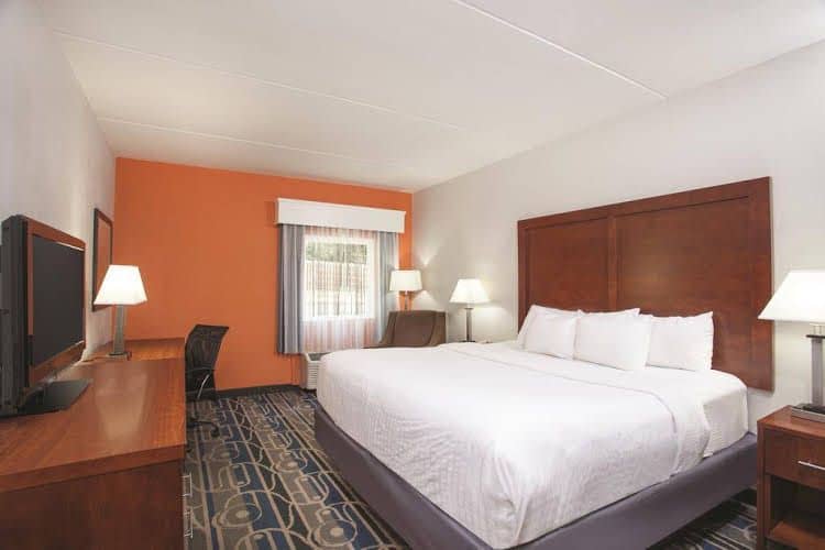 La Quinta Inn and Suites CharlottesvilleUVA Medical La Quinta Inn and Suites CharlottesvilleUVA Medical