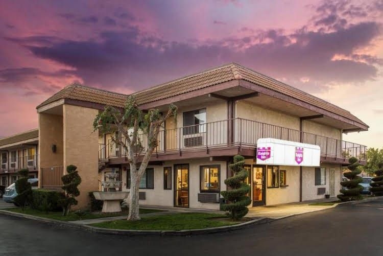 Knights Inn Madera1