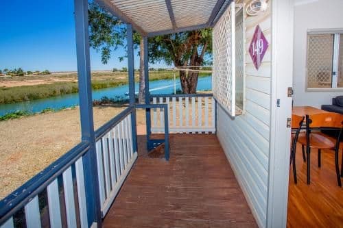 Superior 2 Bedroom Waterfront Cabin - Sleeps 6