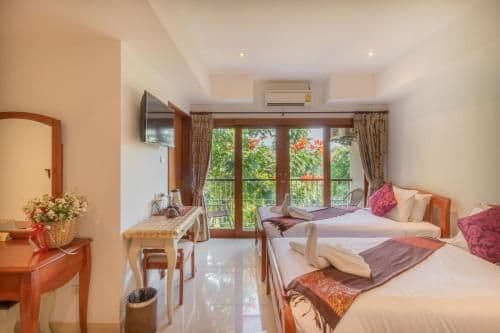 Deluxe Twin Room with Balcony