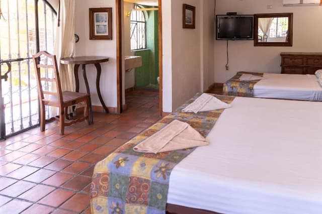 SUITE KING SIZE BED